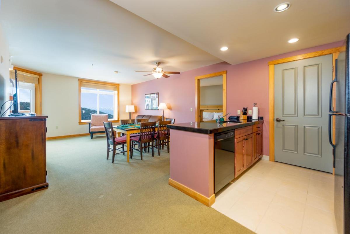 Schweitzer Mountain Resort White Pine Lodge 샌드포인트 외부 사진